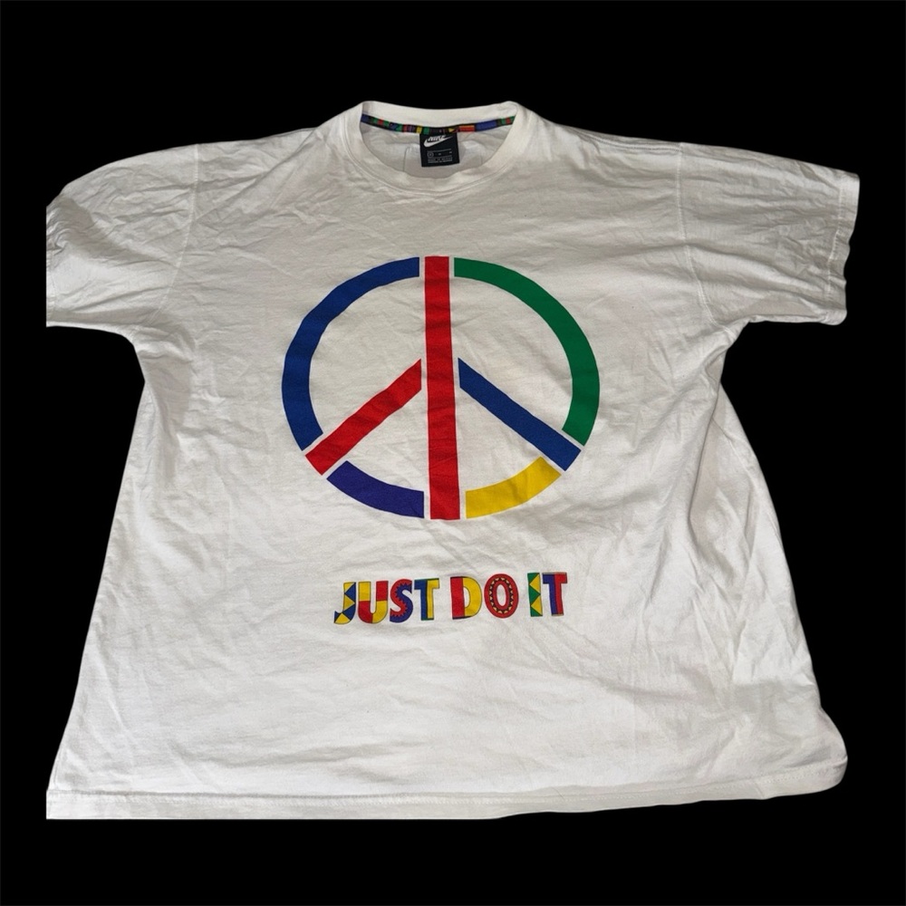 NIKE Urban Jungle Peace sign T-shirt